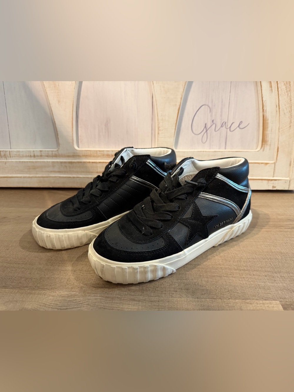 Vintage Havana Black Star Accent High-Top Sneakers